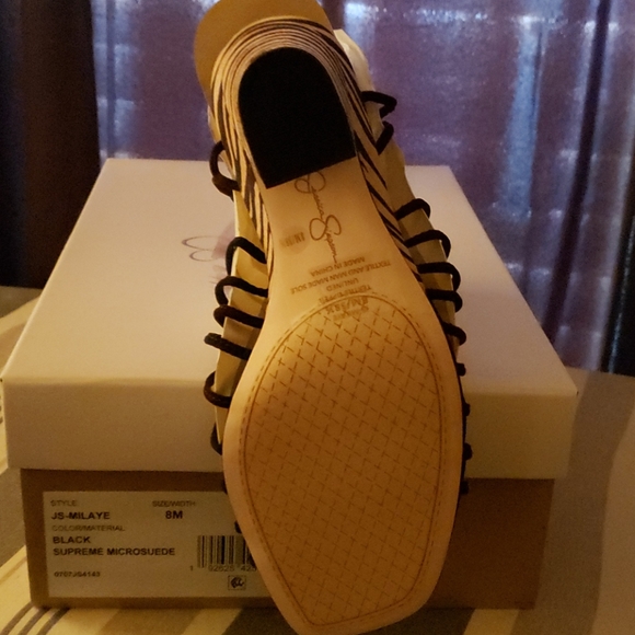 Sandals - Picture 6 of 6